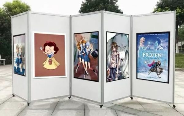 Artwork Exhibition Panel with Wheels